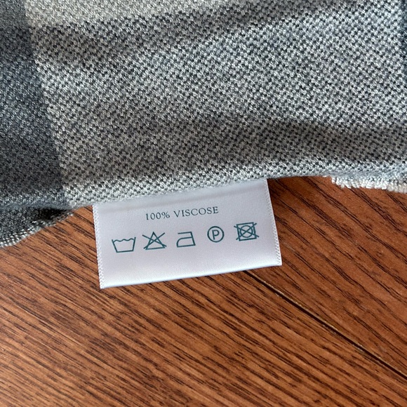 NWOT Blanket Poncho - Picture 6 of 6